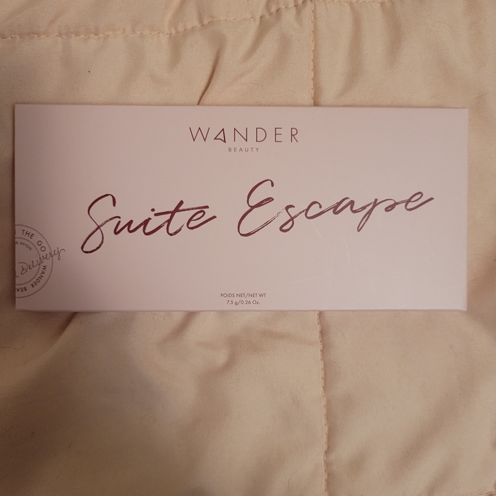 NIB Wander Beauty Suite Escape Eyeshadow Palette